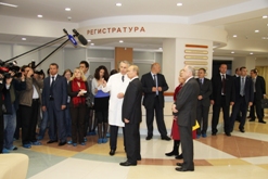 В холле перинатального центра