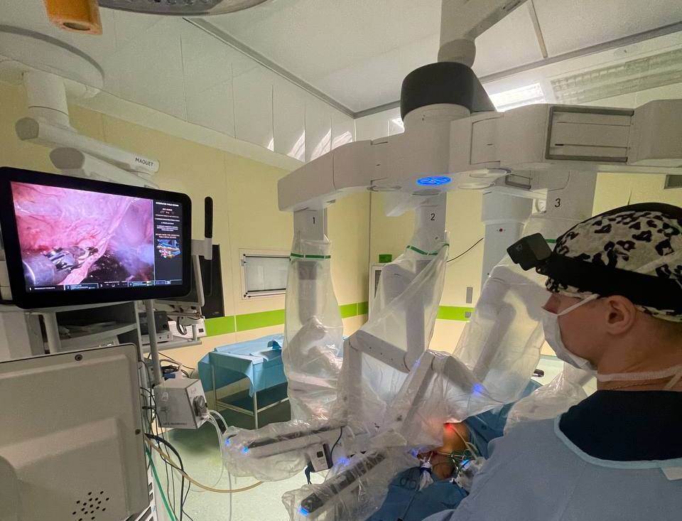 roboticheskiy khirurgicheskiy kompleks